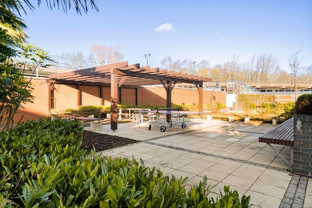 Property photo 1 of 5