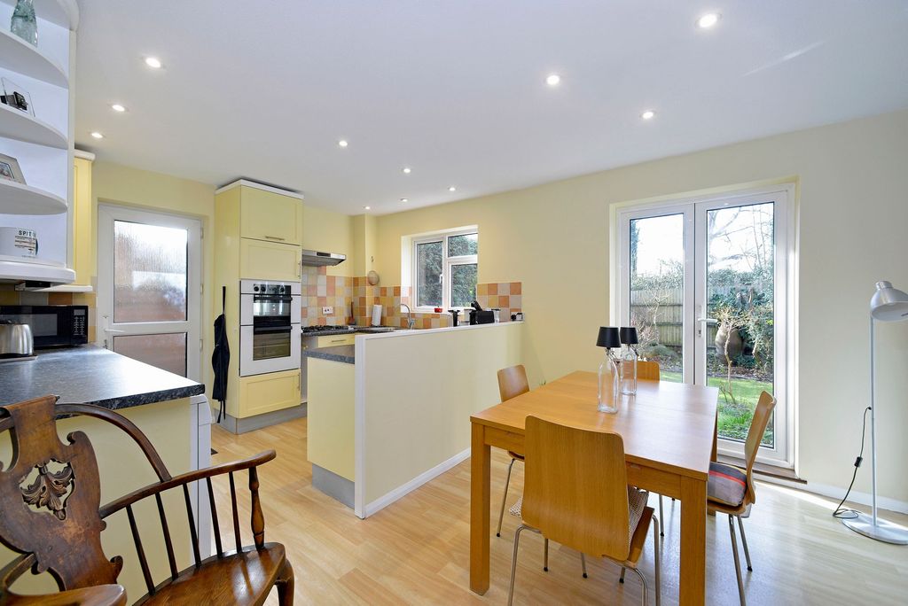 Property photo 2 of 17 Kitchen