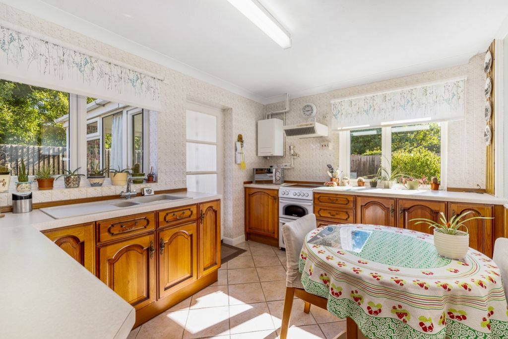 Property photo 3 of 25 5 Greenfields (Holbeach)-19