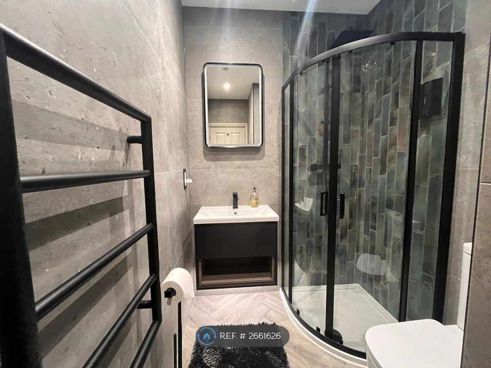 Property photo 2 of 7 Bathroom