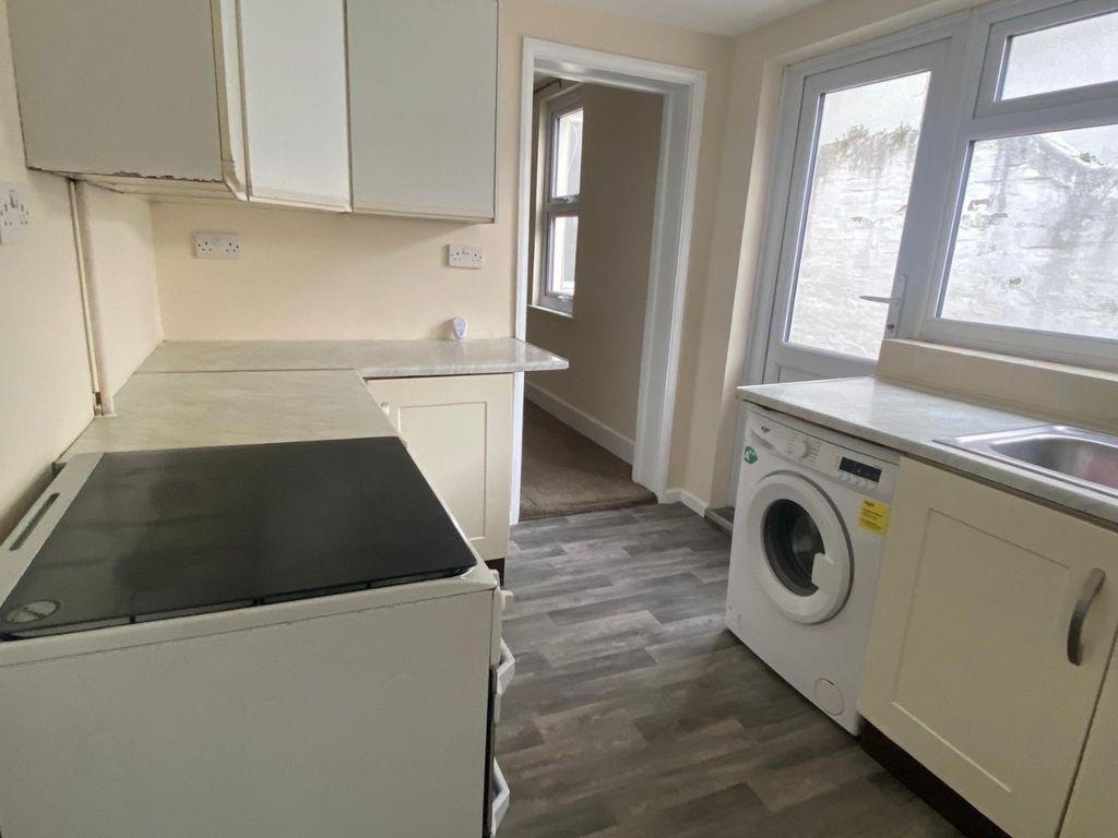 Property photo 2 of 14 3819692