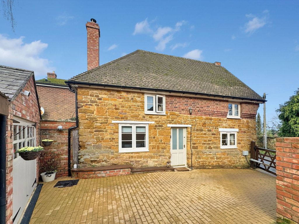 Property photo 1 of 25