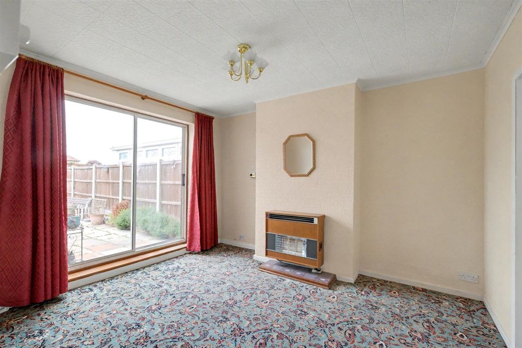 Property photo 3 of 24 Dining Room