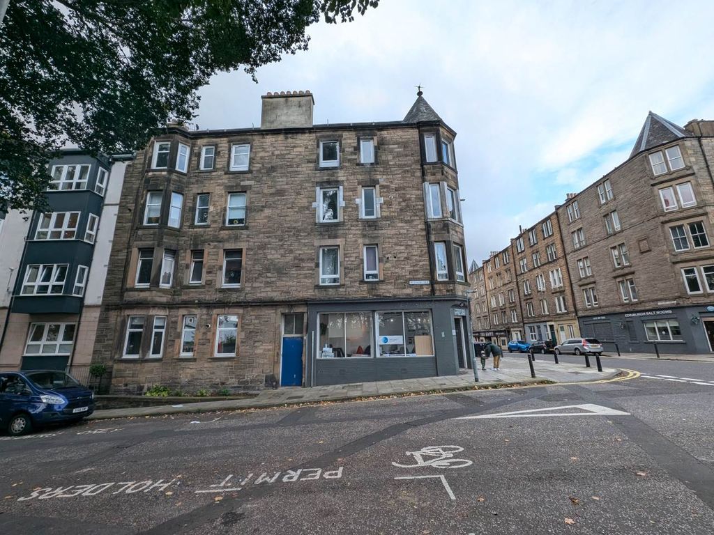 Property photo 1 of 15 Building