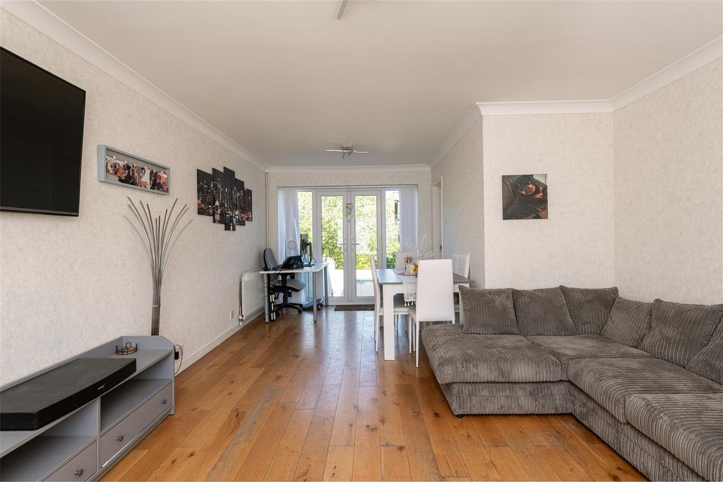 Property photo 2 of 13 10 Birchfields Living Room2.Jpg