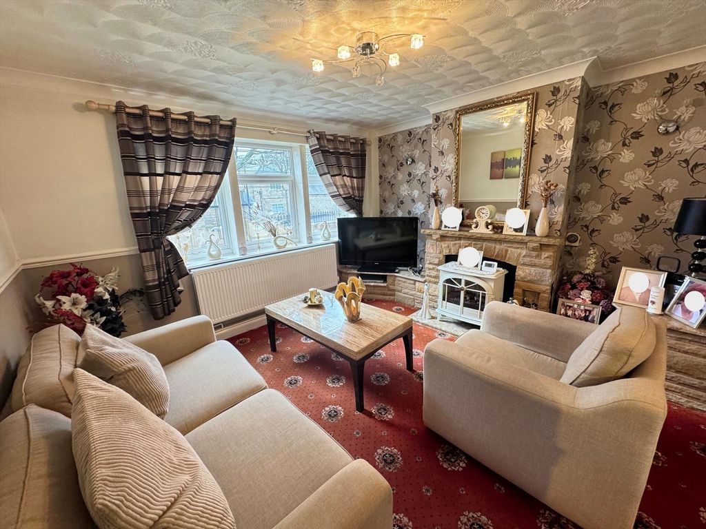 Property photo 2 of 16 Photo 12