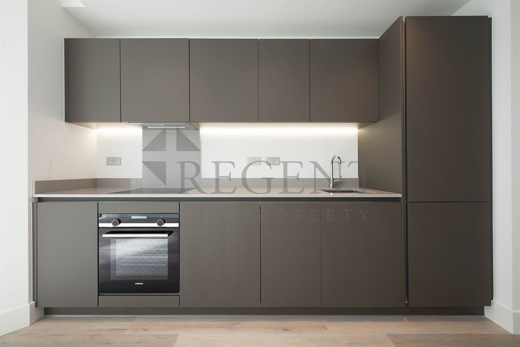 Property photo 3 of 7 Kitchen