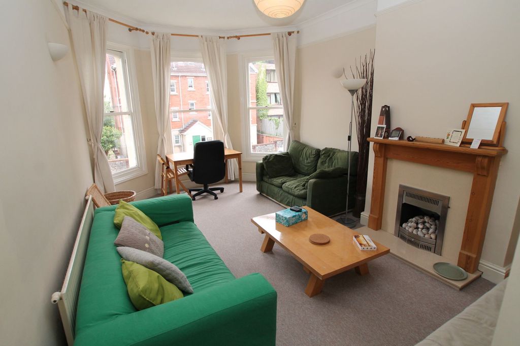 Property photo 2 of 8