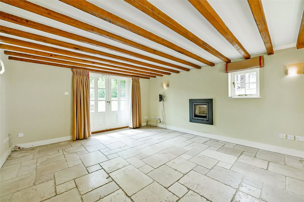 Property photo 2 of 15 Sitting Room