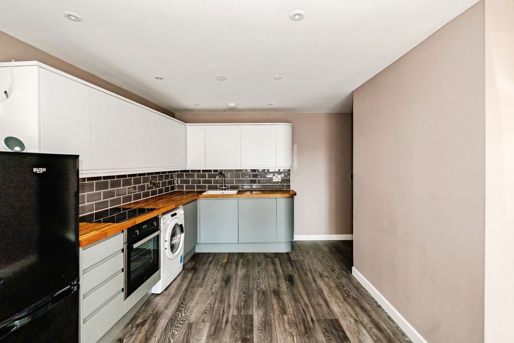 Property photo 2 of 18 Pbox-Img.Jpg