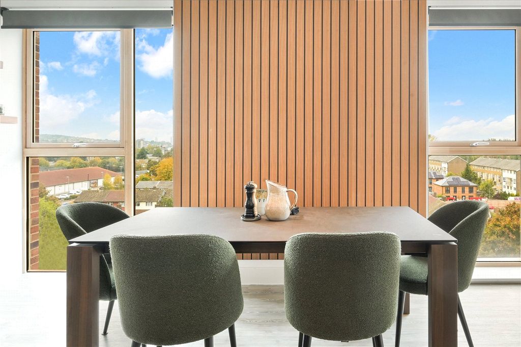 Property photo 1 of 23 Crane Court