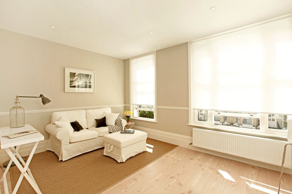 Property photo 2 of 9 166 Trinity Road,...
