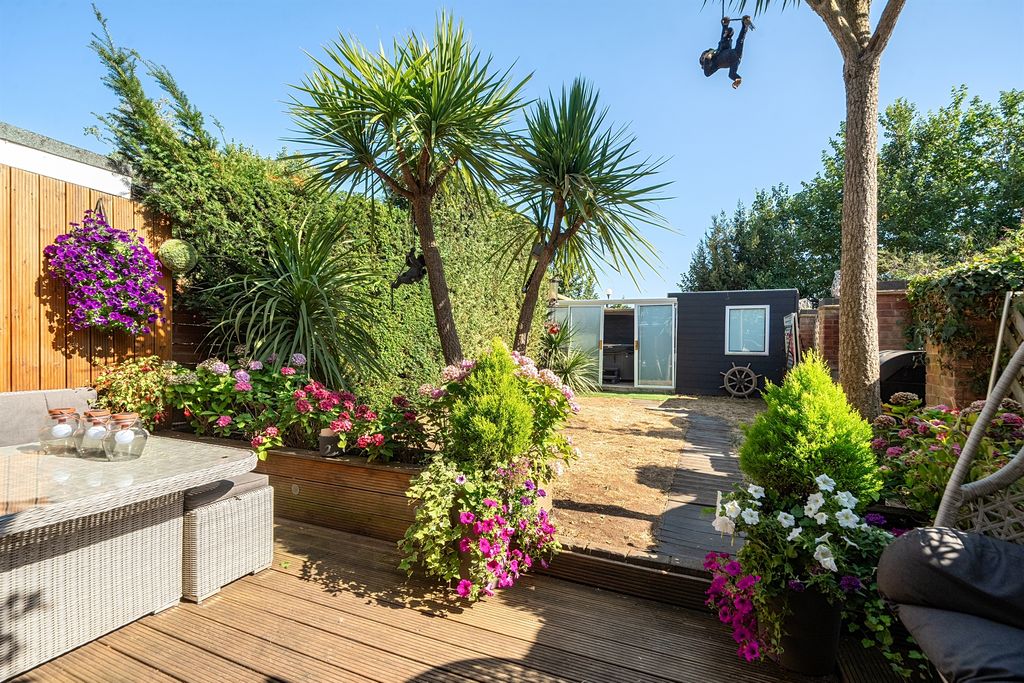 Property photo 2 of 12