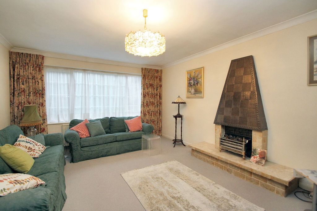 Property photo 3 of 26