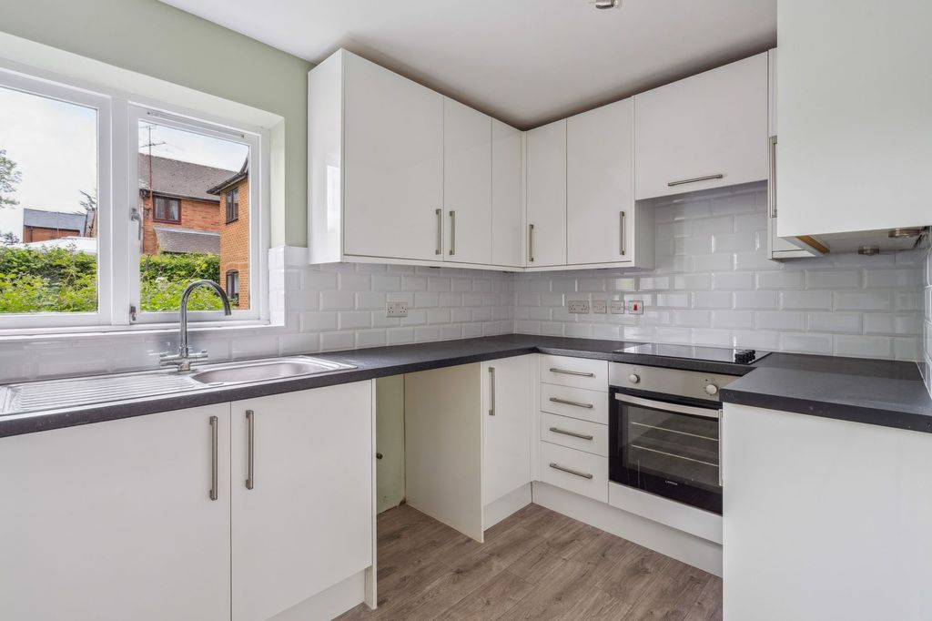 Property photo 2 of 16 Photo 7