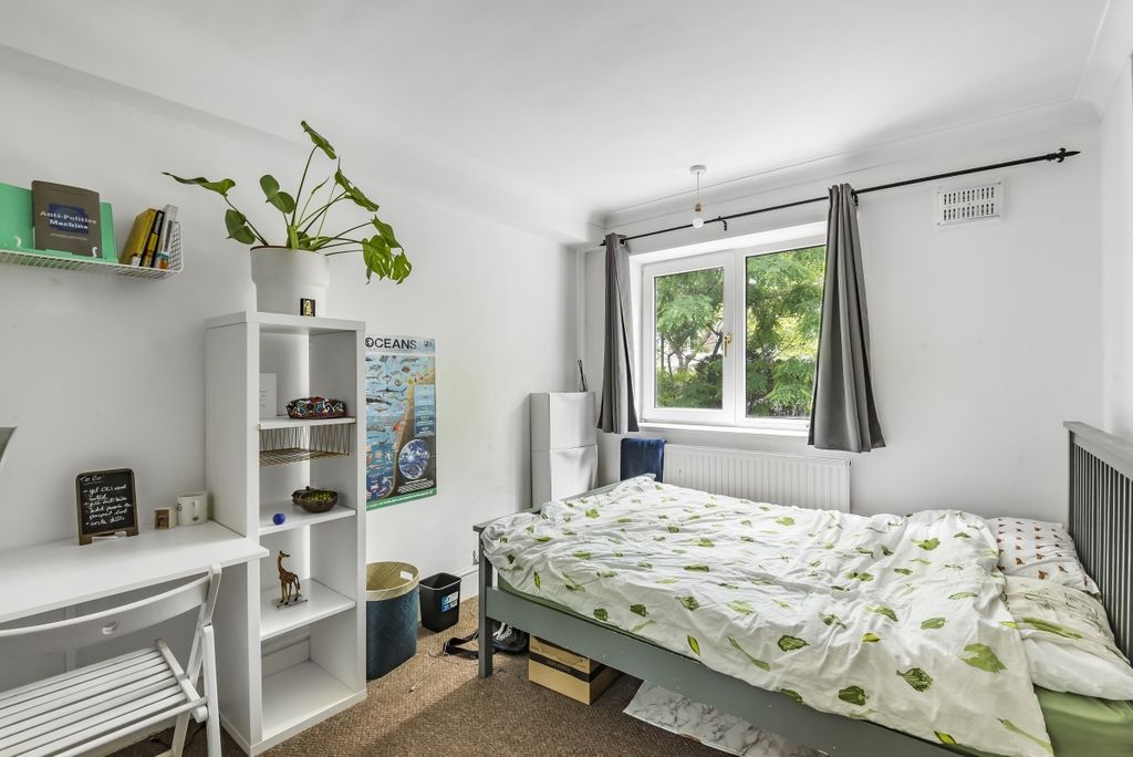 Property photo 2 of 11 1
