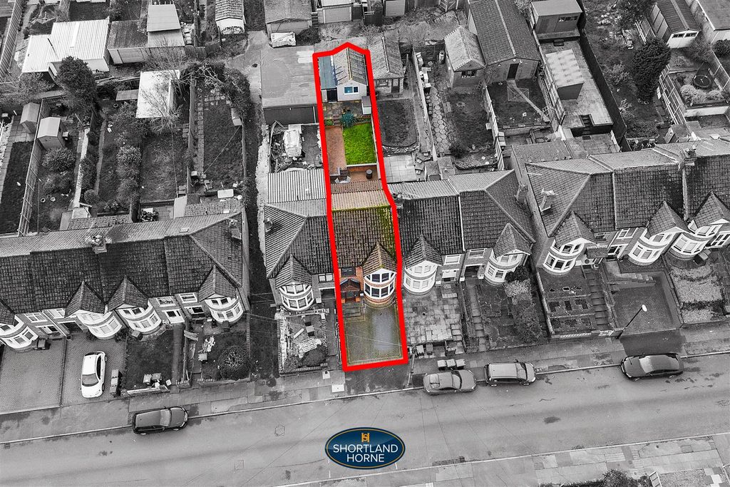 Property photo 2 of 30 Boundary