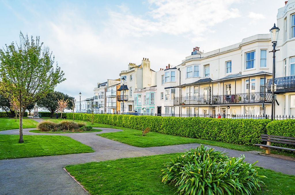 Property photo 3 of 11