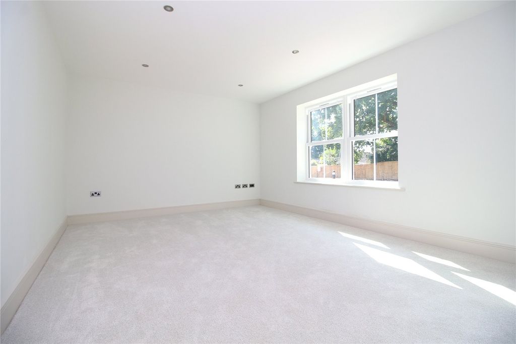 Property photo 2 of 15 Picture No. 02