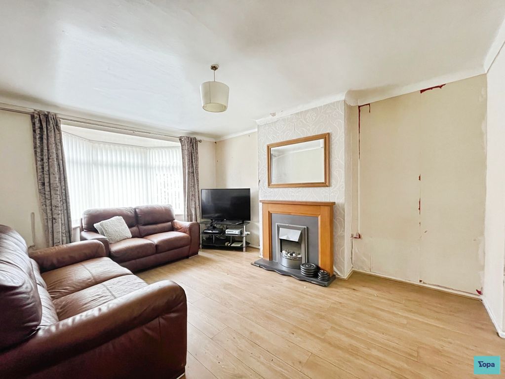 Property photo 2 of 14 8