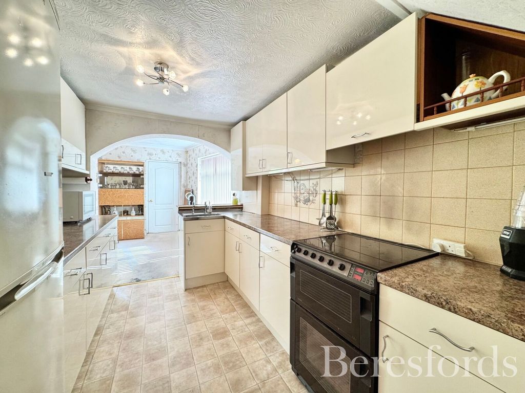 Property photo 3 of 17 Picture No. 02