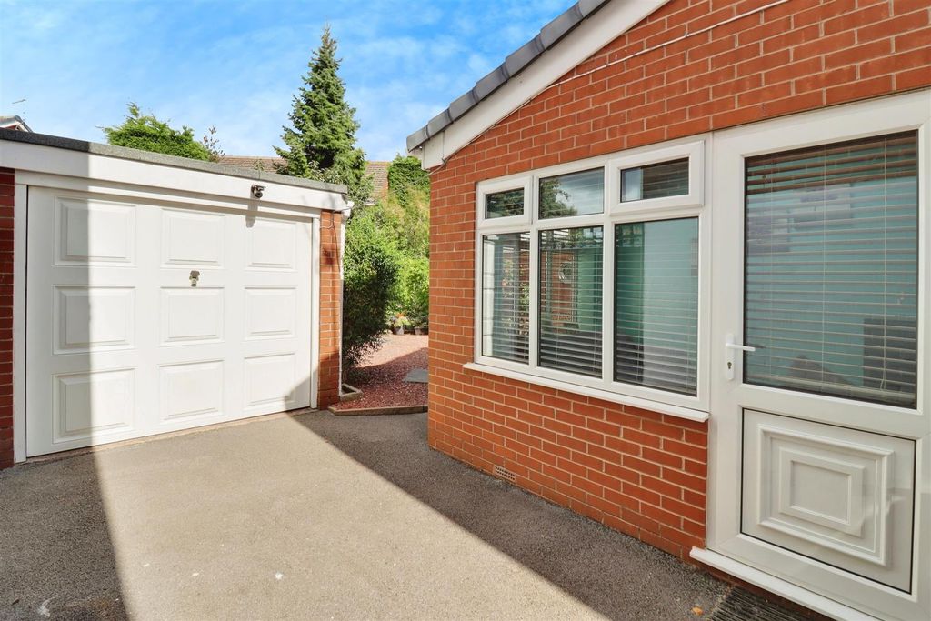 Property photo 2 of 37