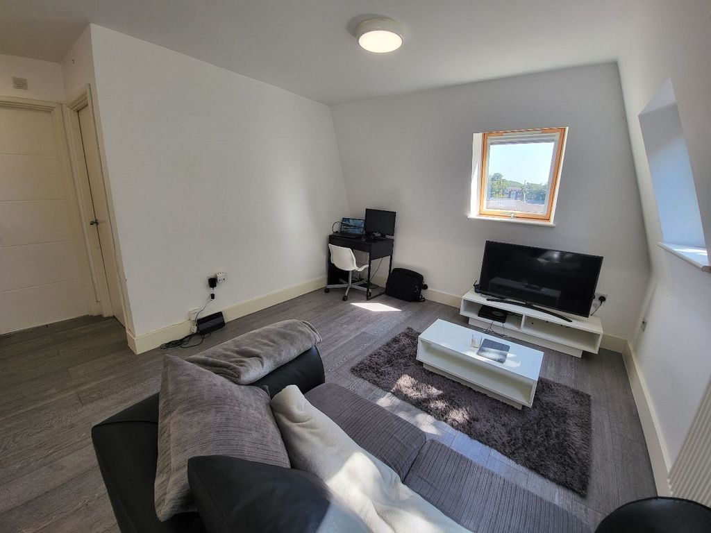 Property photo 3 of 7 3749-Hr-3.Jpg