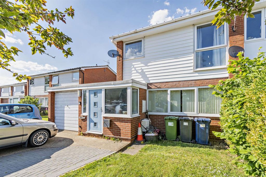 Property photo 1 of 17 8647675-Exterior10-800.Jpg