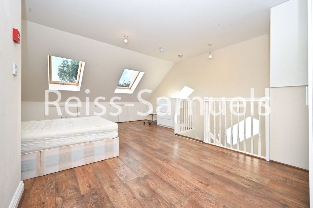 Property photo 1 of 52