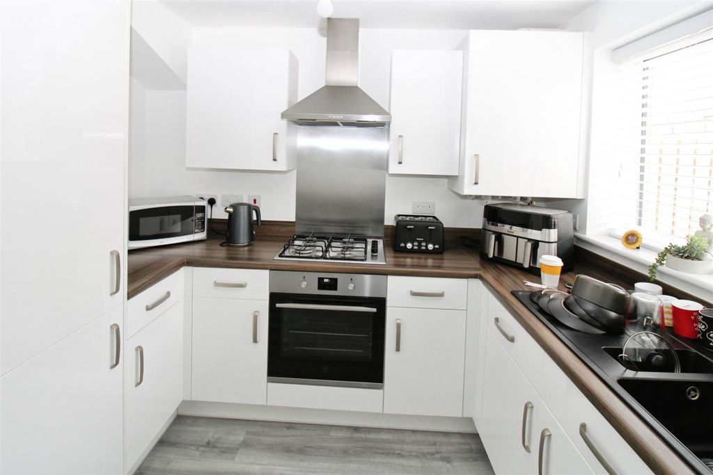Property photo 3 of 12 Fitted Dining Kitchen