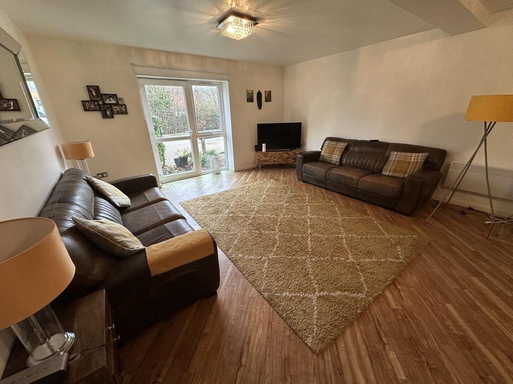 Property photo 1 of 9 Living Room