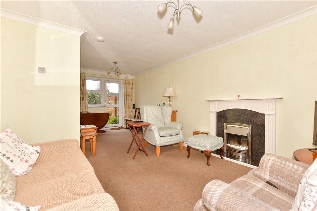 Property photo 2 of 12 Lounge