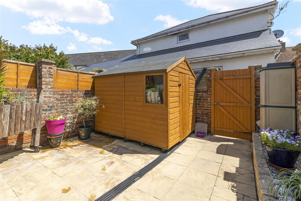 Property photo 2 of 27 Rear Garden
