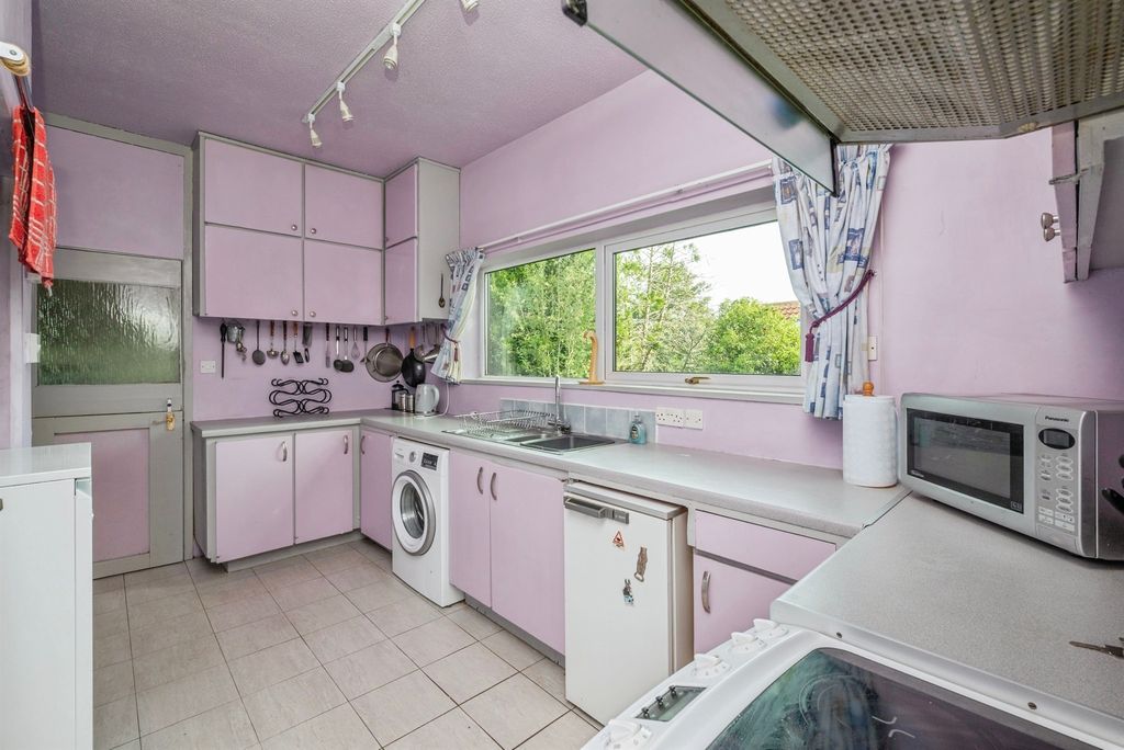 Property photo 3 of 16