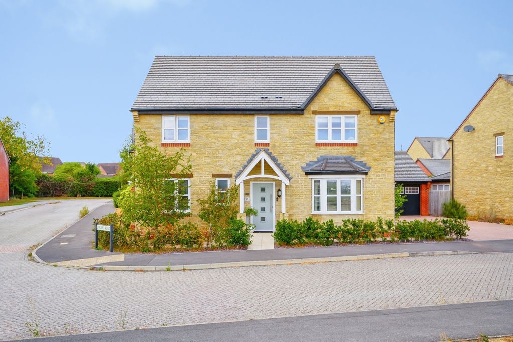 Property photo 1 of 34 External View