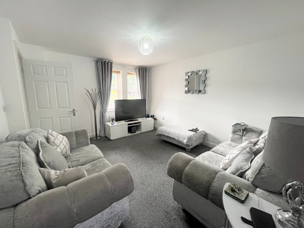 Property photo 2 of 14 Picture No. 04