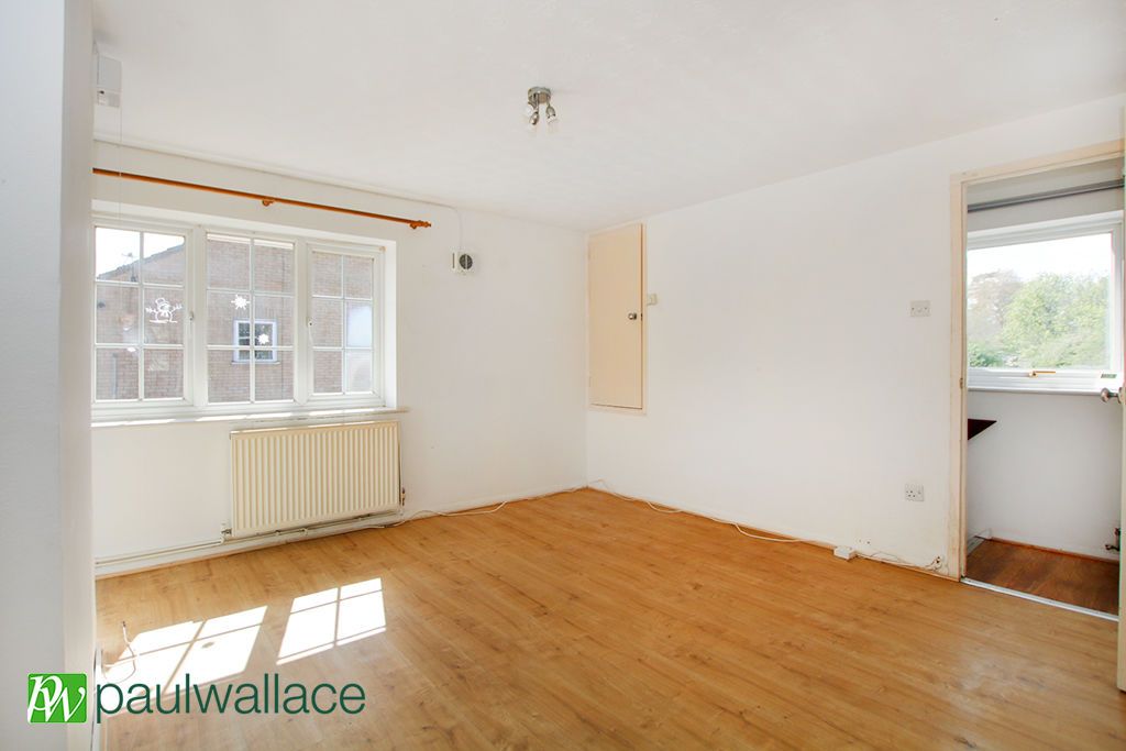 Property photo 3 of 9 Lounge