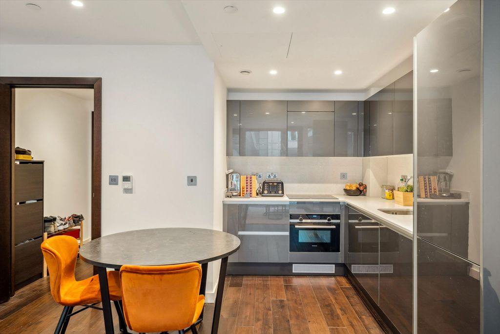 Property photo 3 of 10 Image