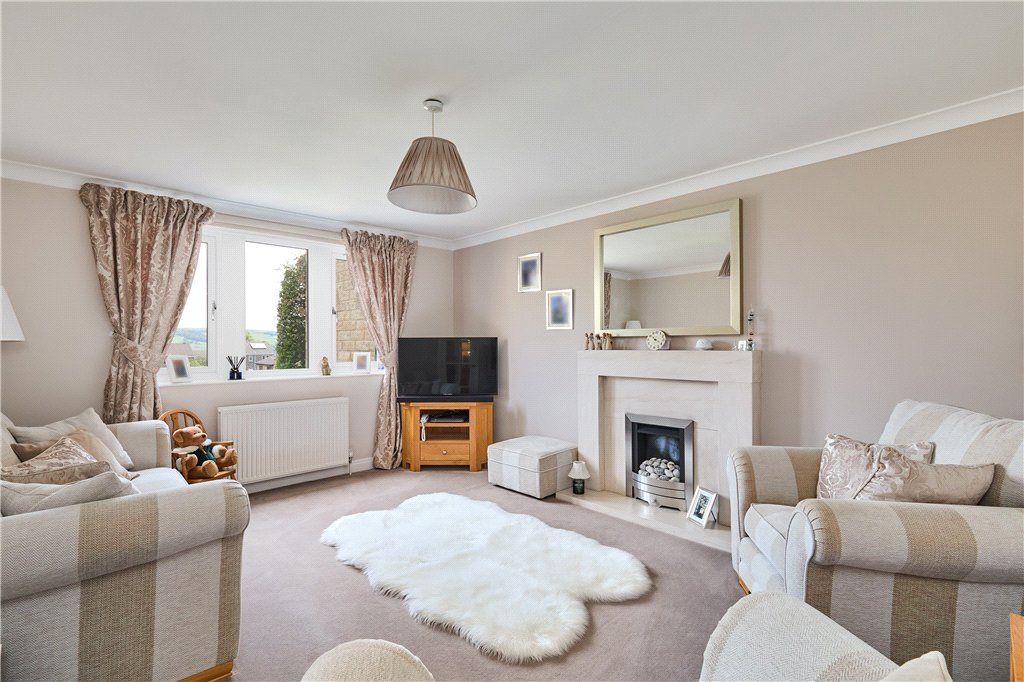 Property photo 2 of 20 Sitting Room