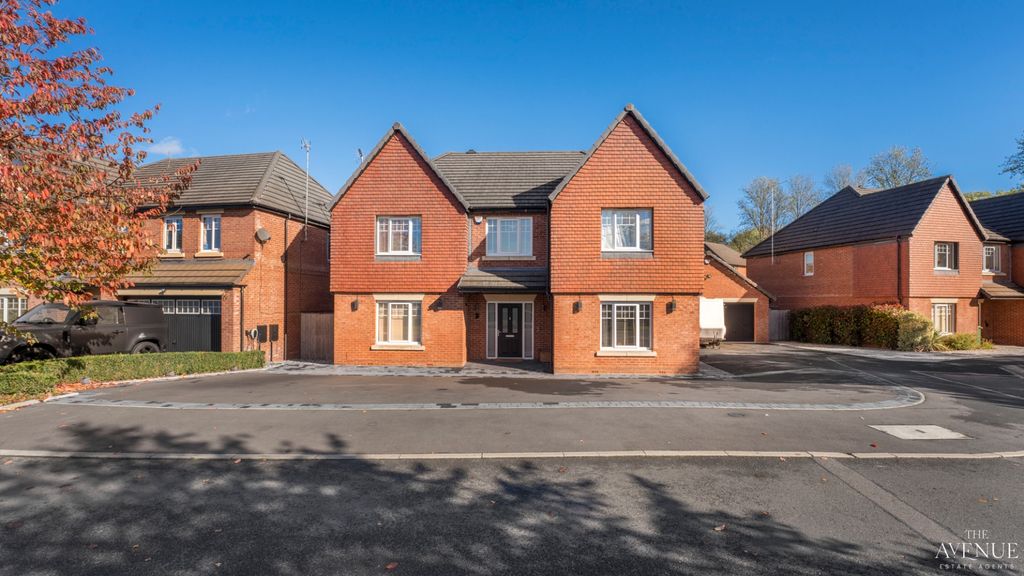 Property photo 1 of 33 5603823