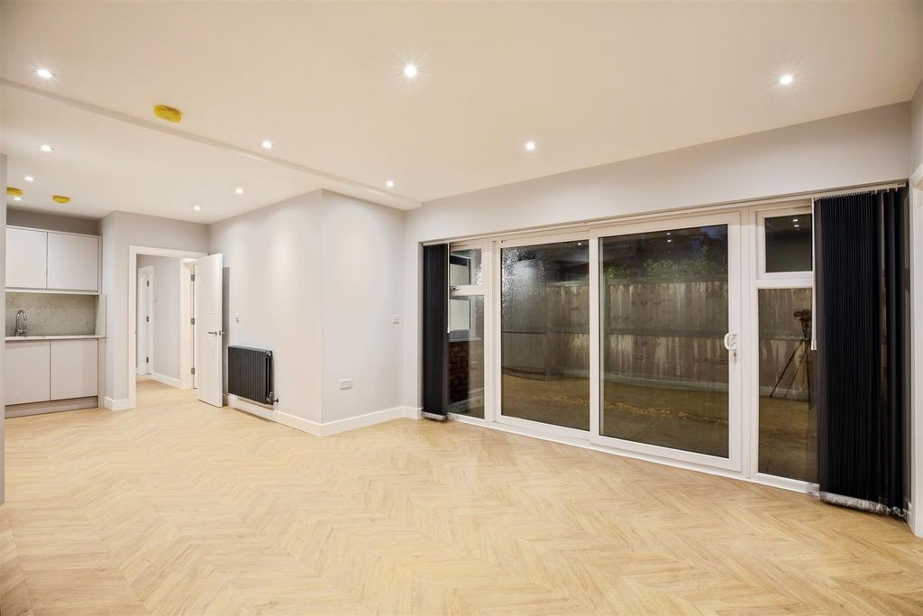 Property photo 3 of 14 0T7A1469-Hdr.Jpg