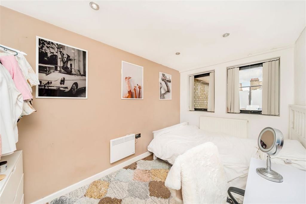 Property photo 3 of 6