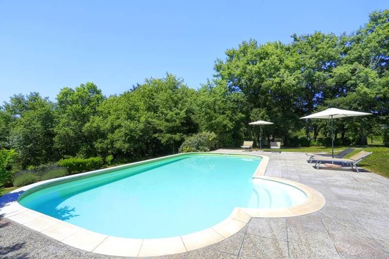 Property photo 1 of 27