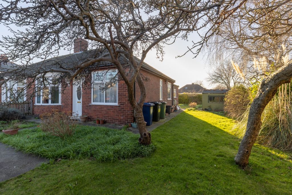 Property photo 1 of 15 Redcar-8