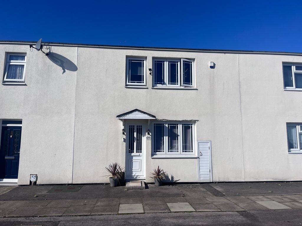 Property photo 3 of 16 Front