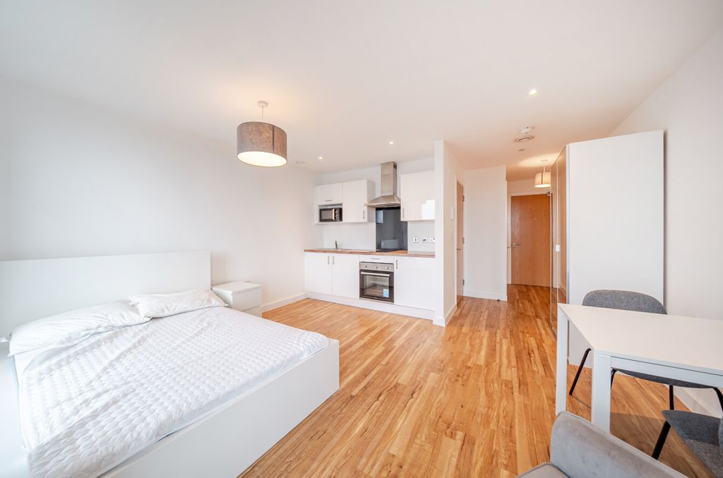 Property photo 2 of 11 1501241-7-1A0A981...