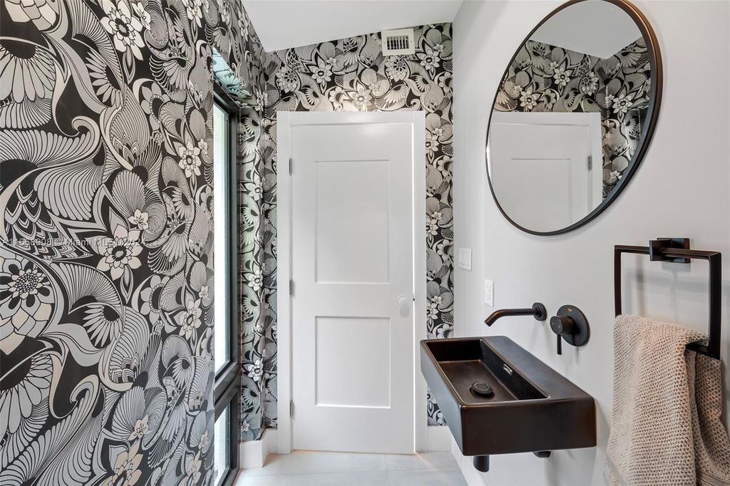 Property photo 1 of 6 <Alttext/>