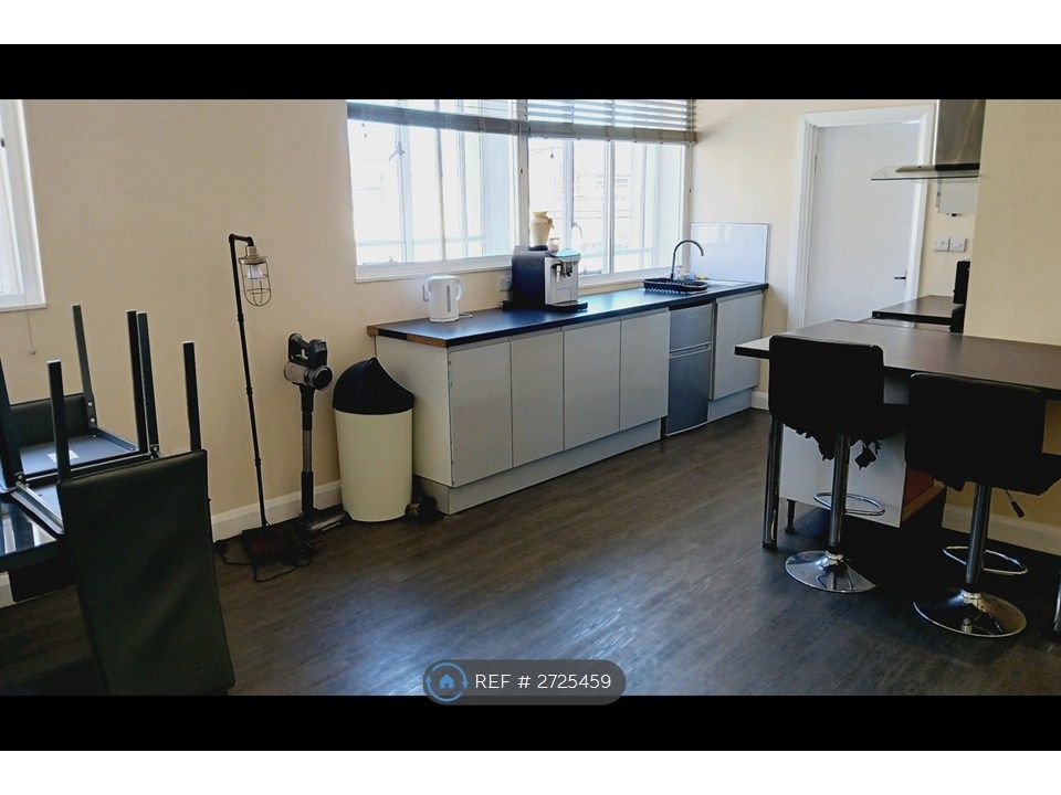 Property photo 2 of 9 Kitchen Area