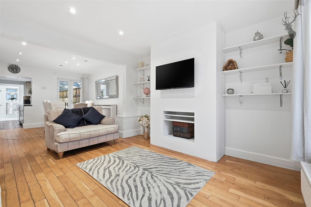 Property photo 3 of 21