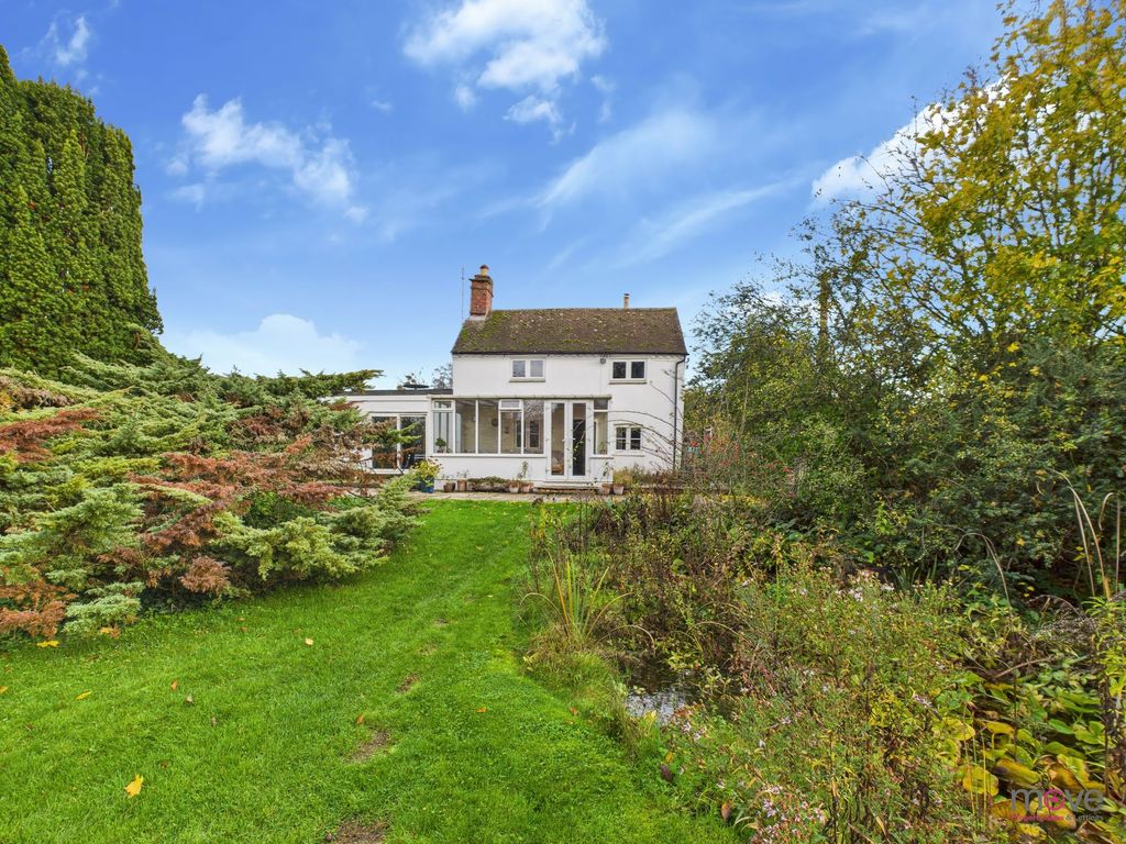 Property photo 2 of 36